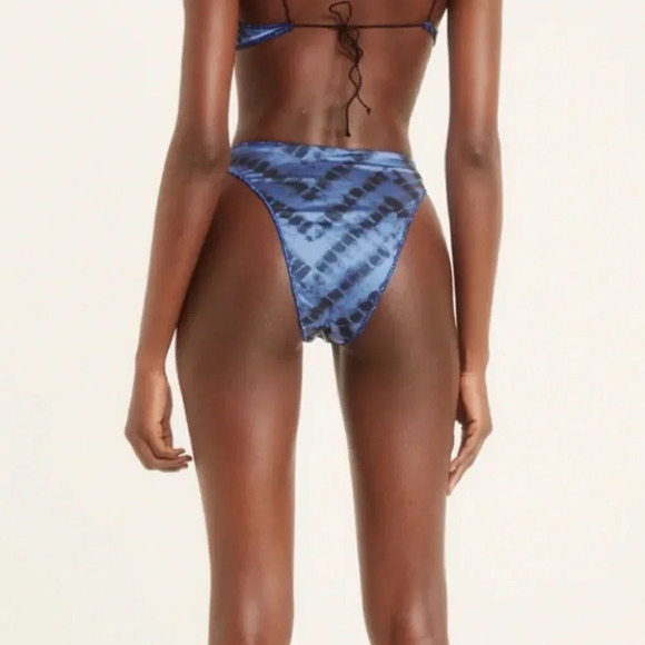 Oseree 90s Blue Chevron Tie Dye Stripe High Cut Bikini Swimsuit Bottoms Size L - Picture 2 of 6